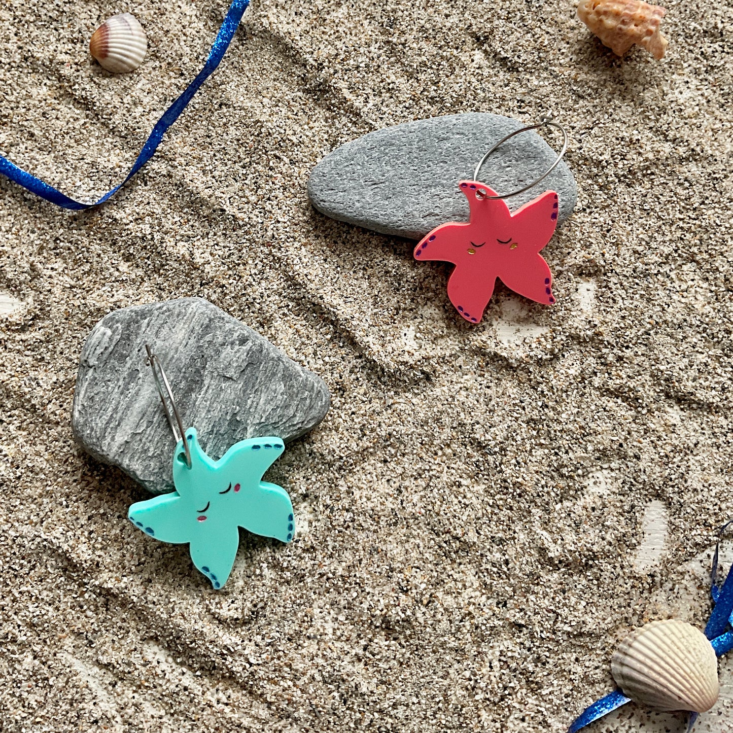 Par de Pendientes Estrellas de Mar Acrílico. 3 cm.