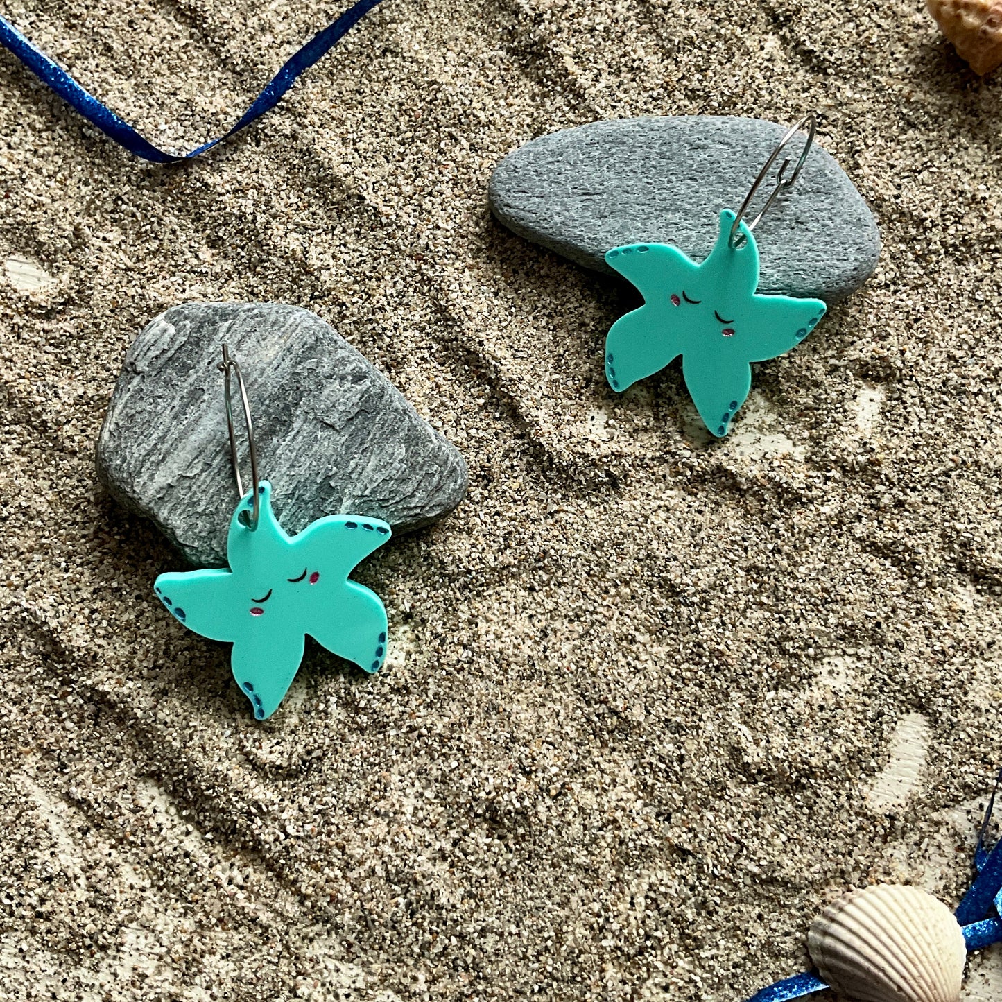 Par de Pendientes Estrellas de Mar Acrílico. 3 cm.